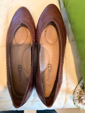 Aerosoles Women's Brown Leather Pointed Ballet Flats